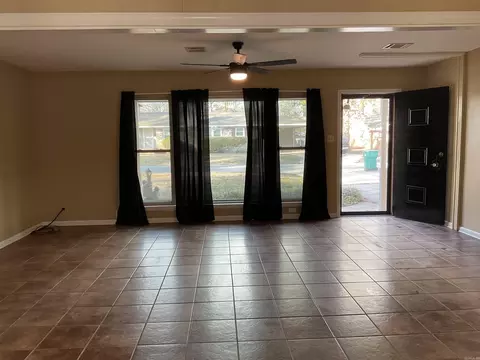 2402 W 38 St, Pine Bluff, AR 71603 photo 3