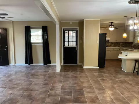 2402 W 38 St, Pine Bluff, AR 71603 photo 8