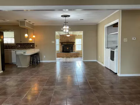 2402 W 38 St, Pine Bluff, AR 71603 photo 7