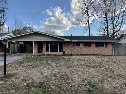 2402 W 38 St, Pine Bluff, AR 71603 photo 1