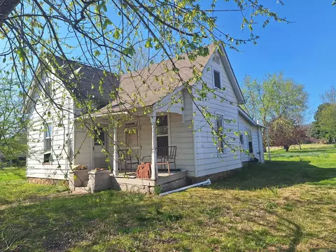 1709 Reeves, Mena, AR 71953 photo 1
