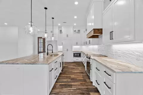 Kitchen - 4 Republican Loop, Greenbrier, AR 72058 photo 3 of 9