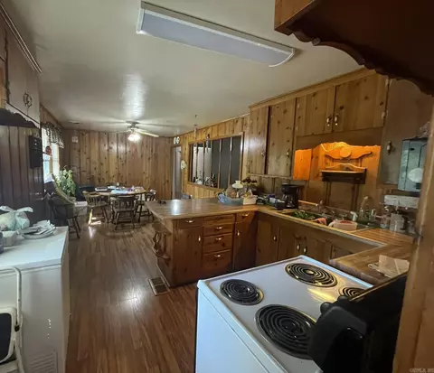 Kitchen - 809 Randall Dr, Searcy, AR 72143 photo 1 of 3