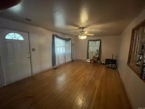 Living - 809 Randall Dr, Searcy, AR 72143 photo 1 of 1