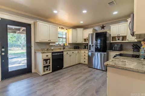 Kitchen - 259 Dugger Rd, Beebe, AR 72012 photo 3 of 3