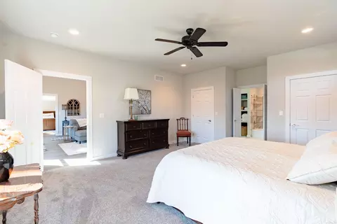 Bedroom - 205 Watersedge Dr, Edgemont, AR 72044 photo 7 of 9