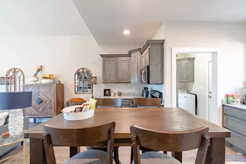 Dining - 205 Watersedge Dr, Edgemont, AR 72044 photo 3 of 3