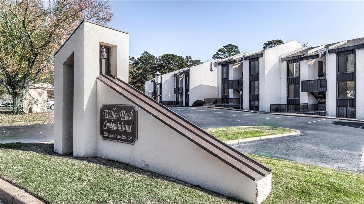 270 Lake Hamilton Dr Unit D6  