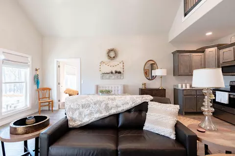 Bedroom - 207 Watersedge Dr, Edgemont, AR 72044 photo 1 of 14