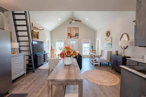 Dining - 207 Watersedge Dr, Edgemont, AR 72044 photo 2 of 2