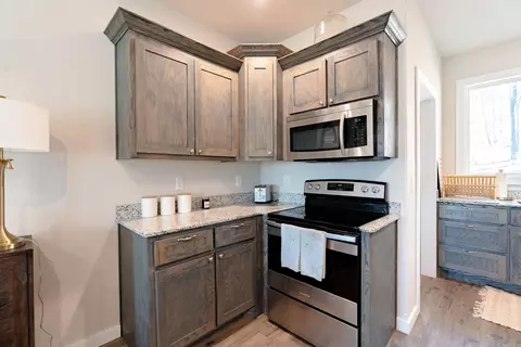 Kitchen - 207 Watersedge Dr, Edgemont, AR 72044 photo 2 of 4