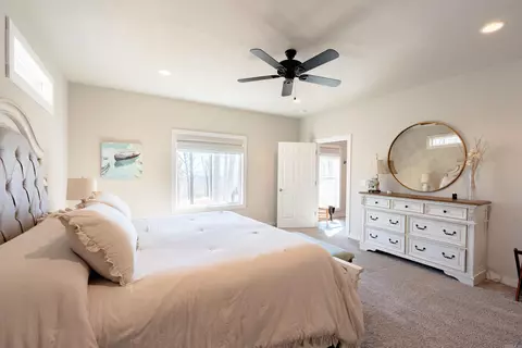 Bedroom - 207 Watersedge Dr, Edgemont, AR 72044 photo 9 of 14