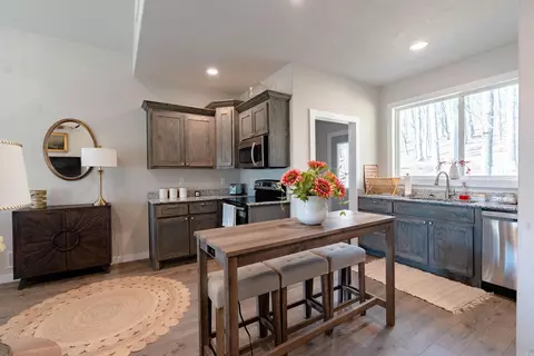 Kitchen - 207 Watersedge Dr, Edgemont, AR 72044 photo 1 of 4