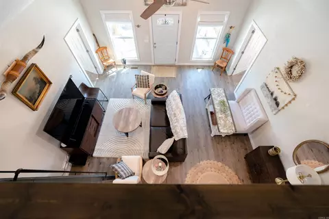 Living - 207 Watersedge Dr, Edgemont, AR 72044 photo 4 of 4