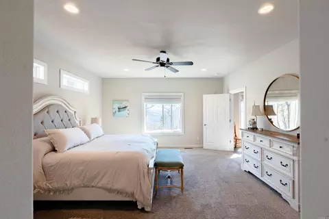 Bedroom - 207 Watersedge Dr, Edgemont, AR 72044 photo 8 of 14