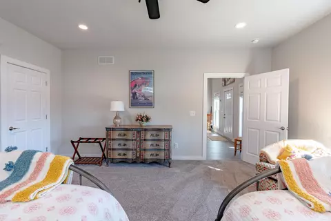 Bedroom - 207 Watersedge Dr, Edgemont, AR 72044 photo 6 of 14