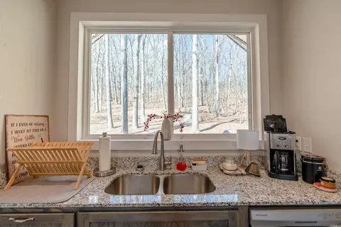 Kitchen - 207 Watersedge Dr, Edgemont, AR 72044 photo 3 of 4
