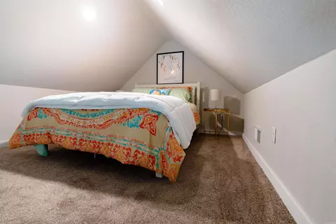Bedroom - 207 Watersedge Dr, Edgemont, AR 72044 photo 12 of 14
