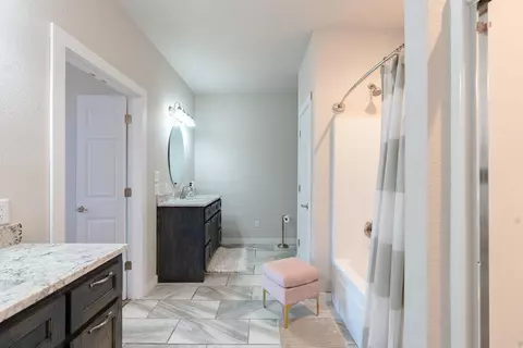 Bath - 207 Watersedge Dr, Edgemont, AR 72044 photo 3 of 4
