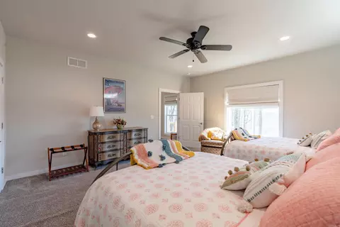 Bedroom - 207 Watersedge Dr, Edgemont, AR 72044 photo 5 of 14