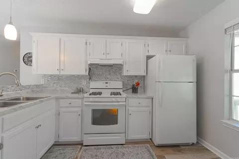 913 Edgehill Dr, Benton, AR 72015 photo 10