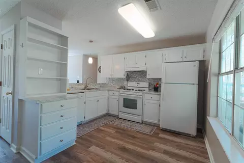 913 Edgehill Dr, Benton, AR 72015 photo 7