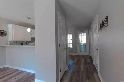 913 Edgehill Dr, Benton, AR 72015 photo 4