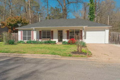 913 Edgehill Dr, Benton, AR 72015 photo 1