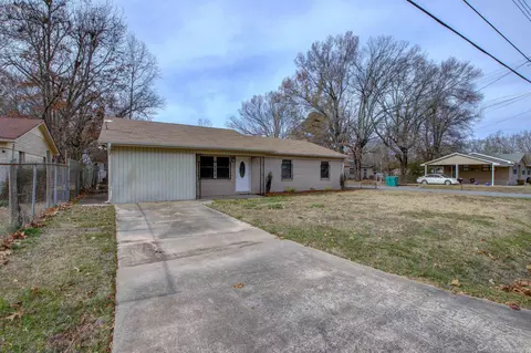 Exterior - 1214 Juniper St, Pine Bluff, AR 71603 photo 2 of 9