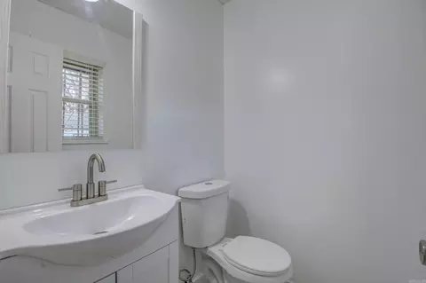 Bath - 1214 Juniper St, Pine Bluff, AR 71603 photo 2 of 2