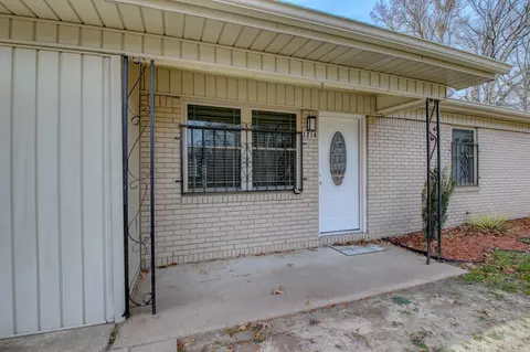 Exterior - 1214 Juniper St, Pine Bluff, AR 71603 photo 4 of 9