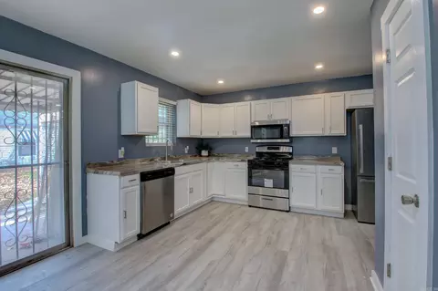 Kitchen - 1214 Juniper St, Pine Bluff, AR 71603 photo 1 of 1