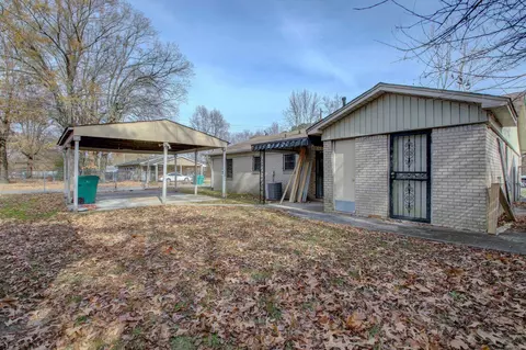Exterior - 1214 Juniper St, Pine Bluff, AR 71603 photo 6 of 9