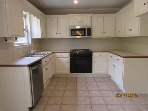 Kitchen - 12 Violet Ln, Cabot, AR 72023 photo 1 of 1