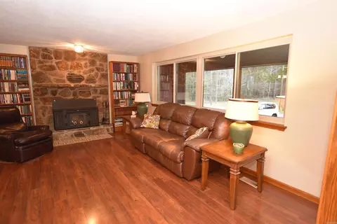 Living - 105 Daniel Dr, Fairfield Bay, AR 72088 photo 3 of 6