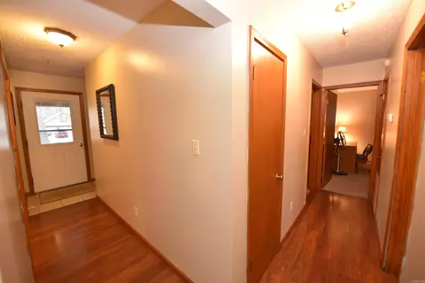 Entry Way - 105 Daniel Dr, Fairfield Bay, AR 72088 photo 1 of 2