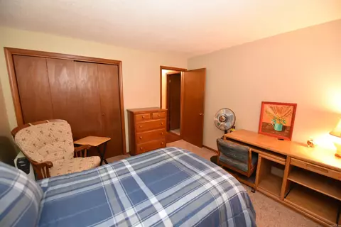 Bedroom - 105 Daniel Dr, Fairfield Bay, AR 72088 photo 4 of 5