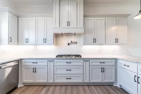 Kitchen - 2470 Medlock, Conway, AR 72034 photo 3 of 5