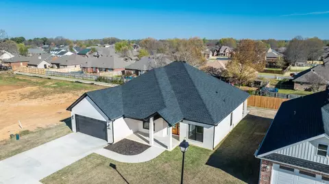 Exterior - 2470 Medlock, Conway, AR 72034 photo 4 of 7