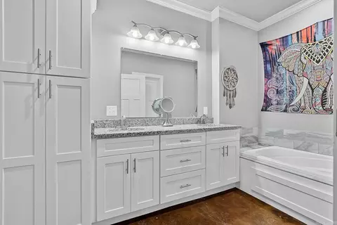 Bath - 73 Everett Bolton Ln, Brookland, AR 72417 photo 1 of 4