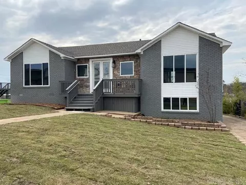 12 Coachlight Dr, Little Rock, AR 72227