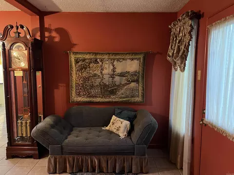 Living - 8440 Victoria Dr, Pine Bluff, AR 71603 photo 7 of 7