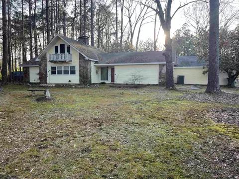 Exterior - 8440 Victoria Dr, Pine Bluff, AR 71603 photo 1 of 3