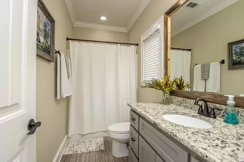 Bath - 4220 Malibu, Benton, AR 72019 photo 1 of 9