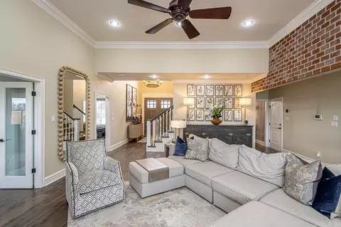 Living - 4220 Malibu, Benton, AR 72019 photo 3 of 6
