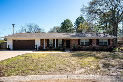 Exterior - 6 E Post Oak Dr, Conway, AR 72034 photo 1 of 7