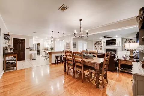 Dining - 6 E Post Oak Dr, Conway, AR 72034 photo 5 of 7