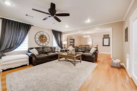 Living - 6 E Post Oak Dr, Conway, AR 72034 photo 3 of 6