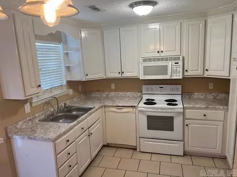74 Wright Cir, Jacksonville, AR 72076 photo 6
