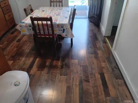 Dining - 809 Owens St, Malvern, AR 72104 photo 1 of 1